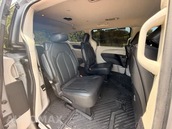 2021 Chrysler Pacifica Touring L 121.6" WB - miniatura 14