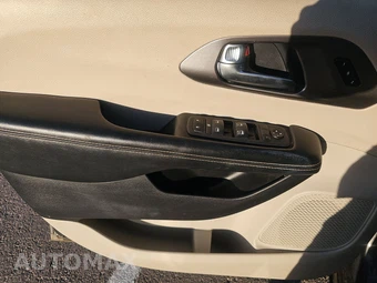 2021 Chrysler Pacifica Touring L 121.6" WB – miniatura 9