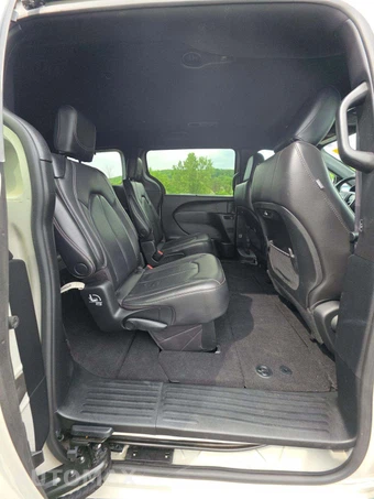 2021 Chrysler Pacifica Touring L 121.6" WB - miniatura 14