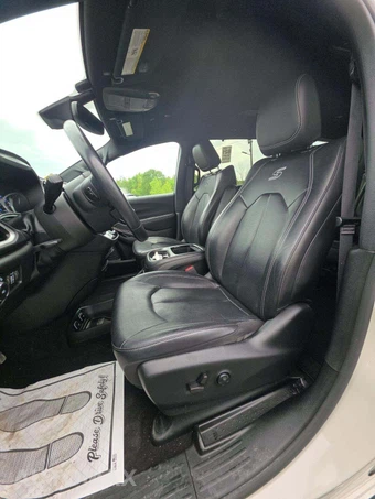 2021 Chrysler Pacifica Touring L 121.6" WB - miniatura 3