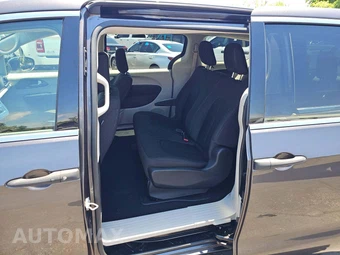 2021 Chrysler Voyager L 121.6" WB - miniatura 10