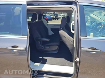 2021 Chrysler Voyager L 121.6" WB - miniatura 14