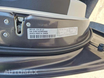 2021 Chrysler Voyager L 121.6" WB - miniatura 2