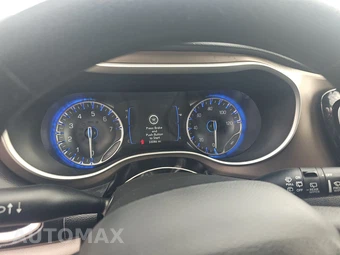 2021 Chrysler Voyager L 121.6" WB – miniatura 12
