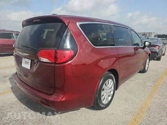 2021 Chrysler Voyager L 121.6" WB – miniatura 4