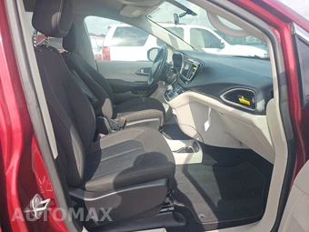 2021 Chrysler Voyager L 121.6" WB – miniatura 8