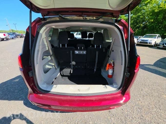 2021 Chrysler Voyager L 121.6" WB - miniatura 15