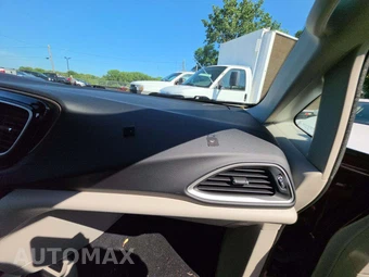 2021 Chrysler Voyager L 121.6" WB - miniatura 20