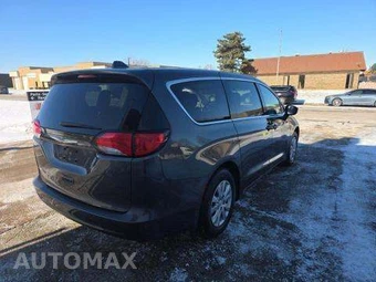 2021 Chrysler Voyager L 121.6" WB - miniatura 3