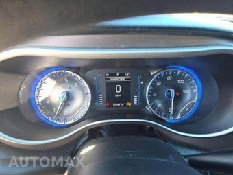2021 Chrysler Voyager L 121.6" WB - miniatura 9