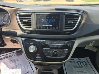 2021 Chrysler Voyager L 121.6" WB - miniatura 10