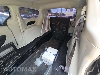 2021 Chrysler Voyager L 121.6" WB - miniatura 14