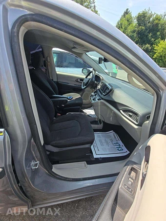 2021 Chrysler Voyager L 121.6" WB - miniatura 19