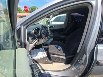 2021 Chrysler Voyager L 121.6" WB - miniatura 6
