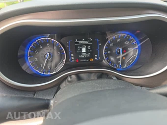 2021 Chrysler Voyager LX 121.6" WB - miniatura 12