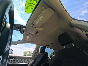 2021 Chrysler Voyager LX 121.6" WB - miniatura 11