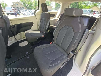 2021 Chrysler Voyager LX 121.6" WB - miniatura 13