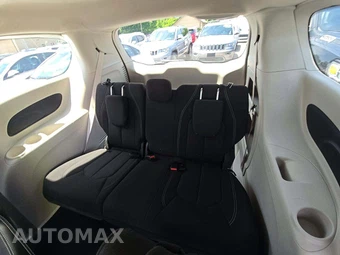2021 Chrysler Voyager LX 121.6" WB - miniatura 14