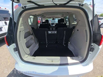 2021 Chrysler Voyager LX 121.6" WB - miniatura 15
