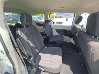 2021 Chrysler Voyager LX 121.6" WB - miniatura 17