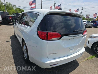 2021 Chrysler Voyager LX 121.6" WB - miniatura 2