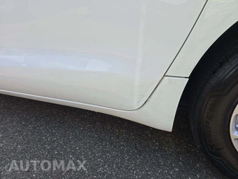 2021 Chrysler Voyager LX 121.6" WB - miniatura 27
