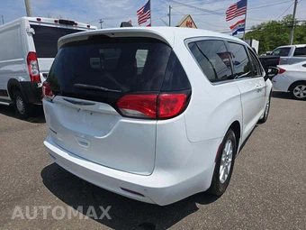 2021 Chrysler Voyager LX 121.6" WB - miniatura 3