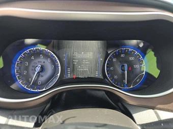 2021 Chrysler Voyager LX 121.6" WB - miniatura 9