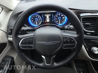 2021 Chrysler Voyager LX 121.6" WB - miniatura 10