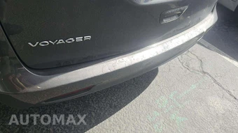 2021 Chrysler Voyager LX 121.6" WB - miniatura 28