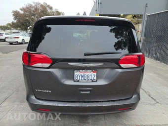 2021 Chrysler Voyager LX 121.6" WB - miniatura 5