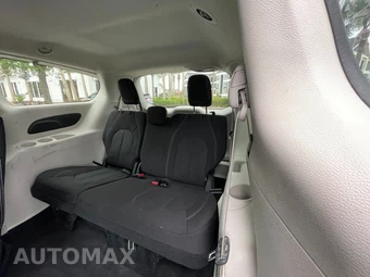 2021 Chrysler Voyager LX - miniatura 11