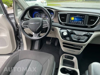 2021 Chrysler Voyager LX - miniatura 16