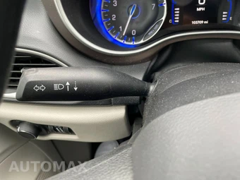 2021 Chrysler Voyager LX - miniatura 22