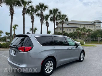 2021 Chrysler Voyager LX - miniatura 5