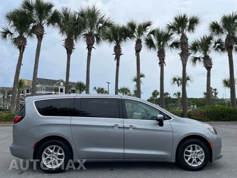 2021 Chrysler Voyager LX - miniatura 6