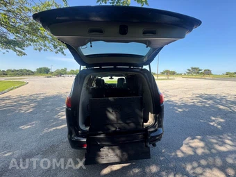 2021 Chrysler Voyager LXi 121.6" WB - miniatura 2