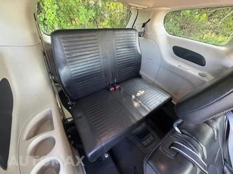 2021 Chrysler Voyager LXi 121.6" WB - miniatura 35
