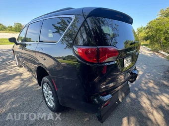 2021 Chrysler Voyager LXi 121.6" WB - miniatura 9
