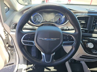 2021 Chrysler Voyager LXi 121.6" WB - miniatura 10