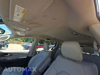 2021 Chrysler Voyager LXi 121.6" WB - miniatura 11