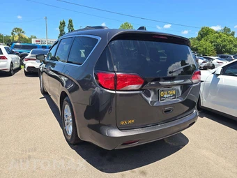 2021 Chrysler Voyager LXi 121.6" WB - miniatura 2