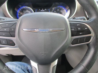 2021 Chrysler Voyager LXi 121.6" WB - miniatura 14