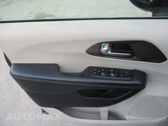 2021 Chrysler Voyager LXi 121.6" WB - miniatura 16