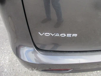 2021 Chrysler Voyager LXi 121.6" WB - miniatura 24