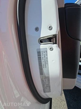 2021 Chrysler Voyager LXi 121.6" WB - miniatura 15