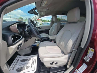 2021 Chrysler Voyager LXi 121.6" WB - miniatura 3