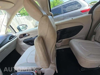 2021 Chrysler Voyager LXi 121.6" WB - miniatura 24