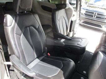 2021 Chrysler Voyager LXi 121.6" WB - miniatura 11