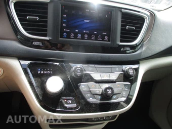2021 Chrysler Voyager LXi 121.6" WB - miniatura 21